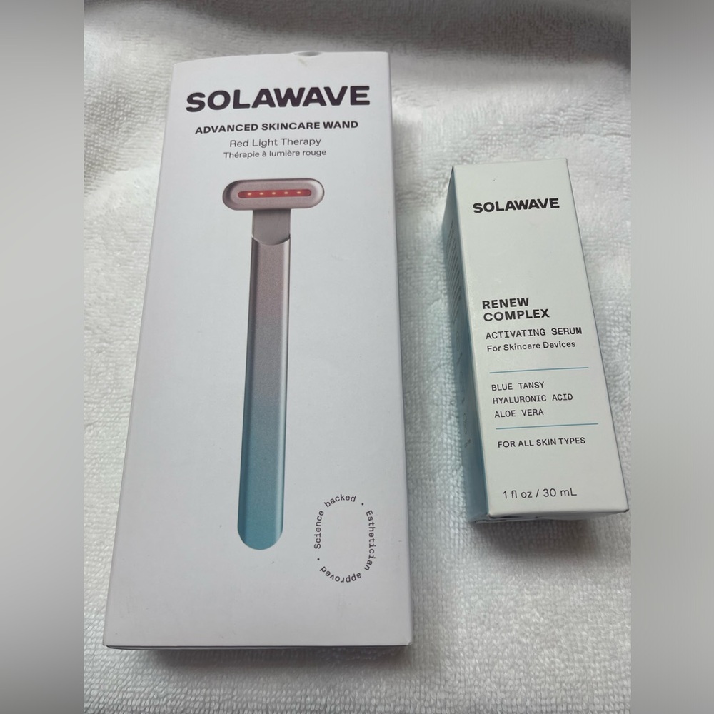SOLAWAVE ADVANCED SKINCARE WAND with Renew Complex. NWT